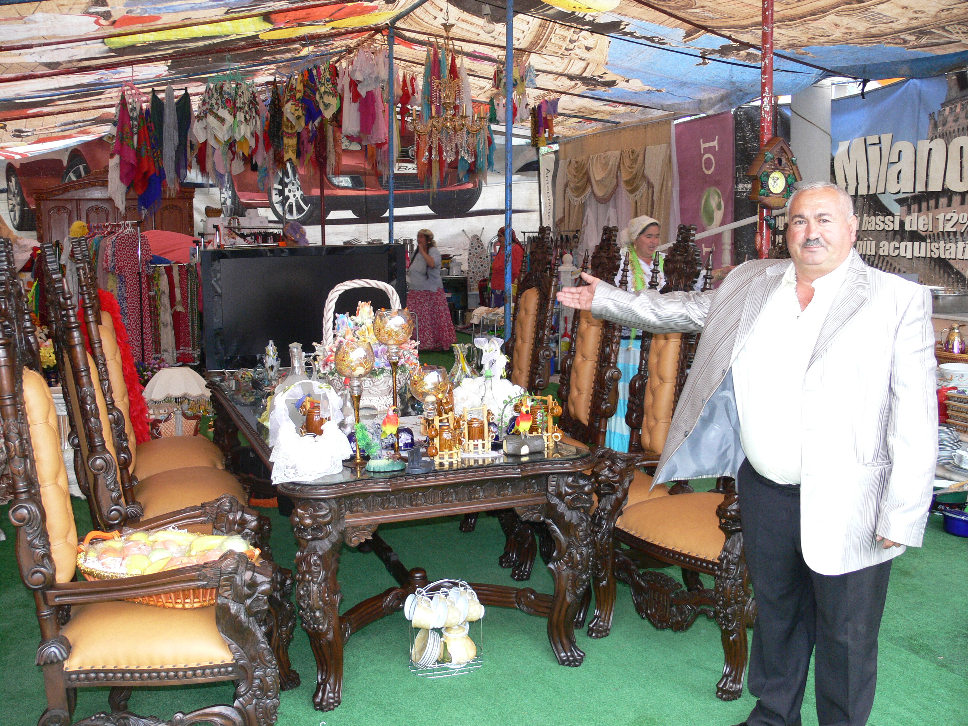 Mihai Ion, la nunta nepotului sau, mandru de comorile primite de miri