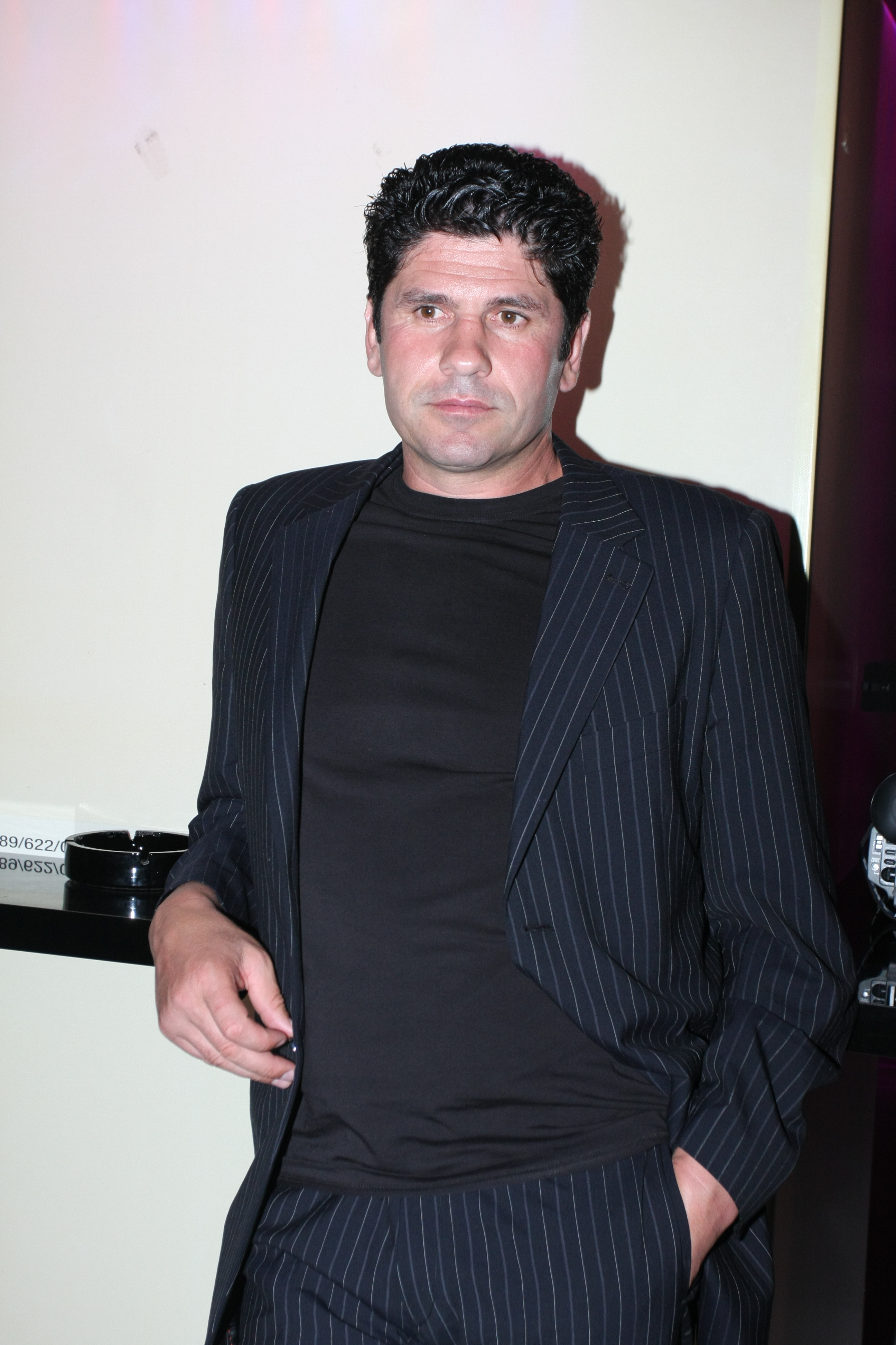 Ogica nu este de acord ca sotia sa sa se opereze la nas