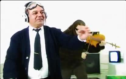 Pe Dj Vasile il stie o tara intreaga din videoclipurile celor de la Zdob si Zdub