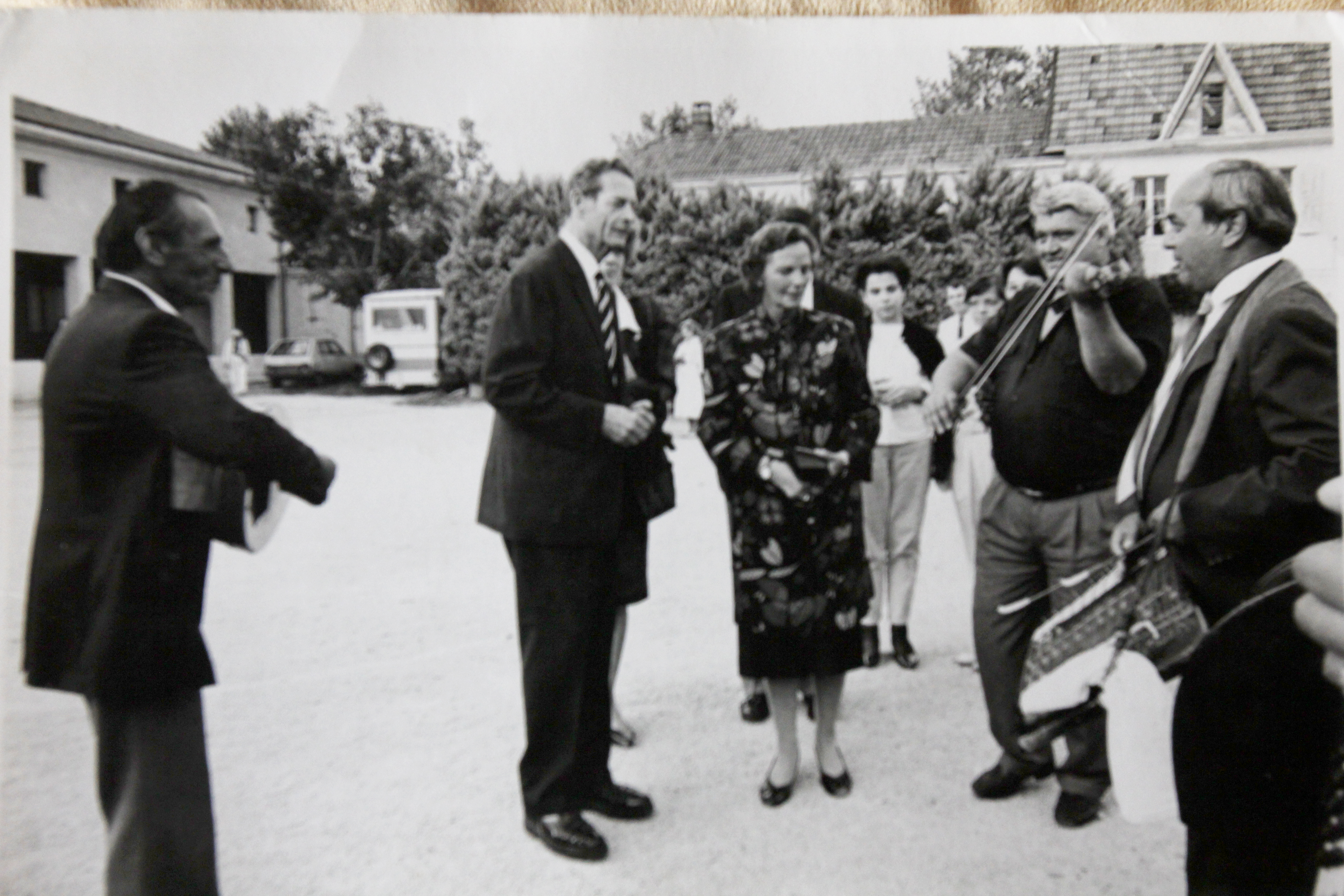 Nea Vasile, in prezenta Regelui Mihai