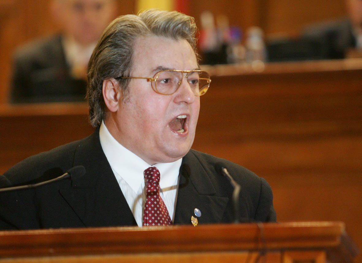 Tribunal Corneliu Vadim Tudor a fost internat de urgenţă la Centrul de Boli Cardiovasculare!