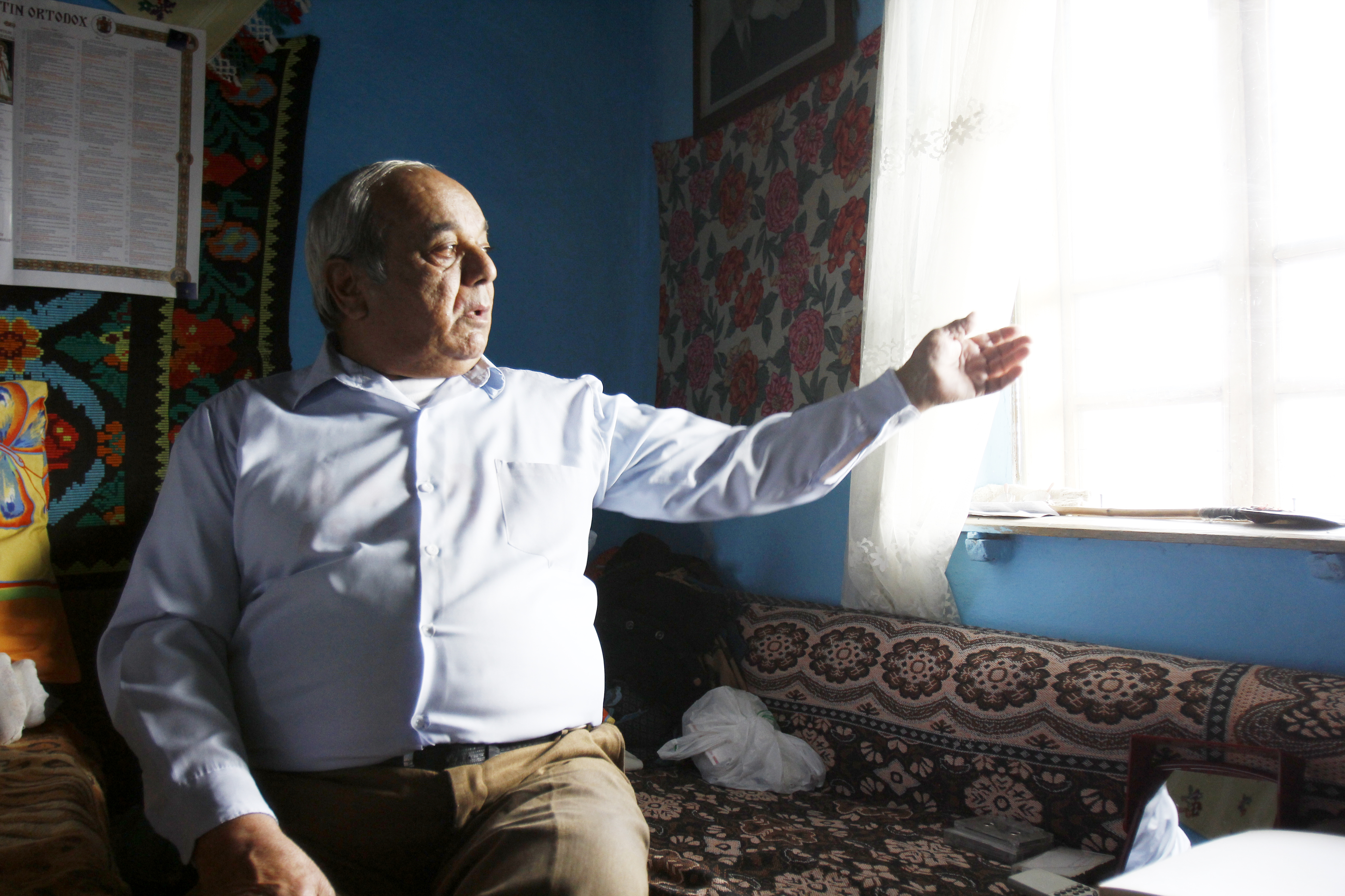 Nea Vasile locuieste intr-o casa din comuna Marsa, judetul Giurgiu