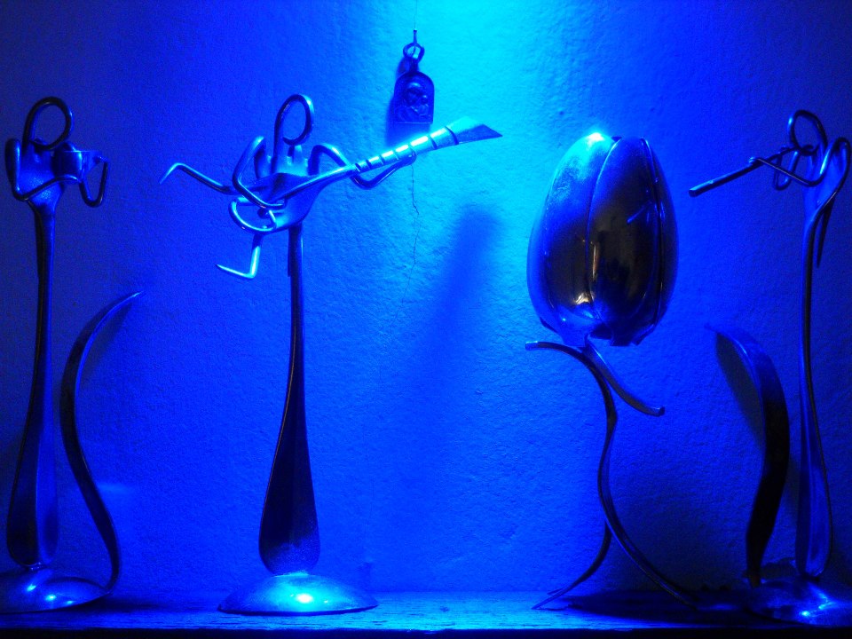 Horia a facut opere din arta din simple tacamuri