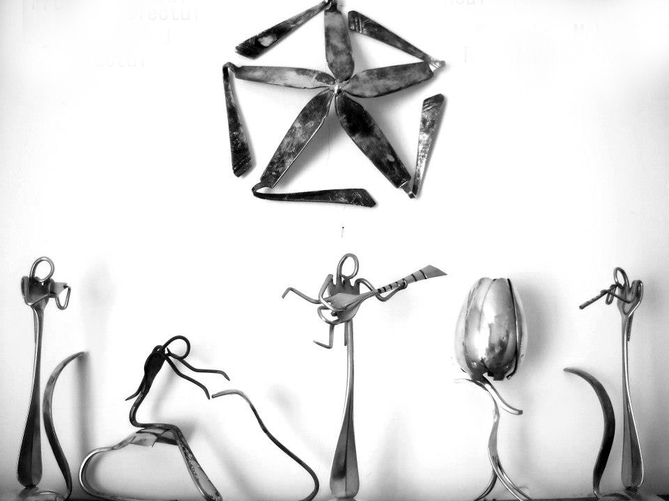 Horia a facut opere din arta din simple tacamuri