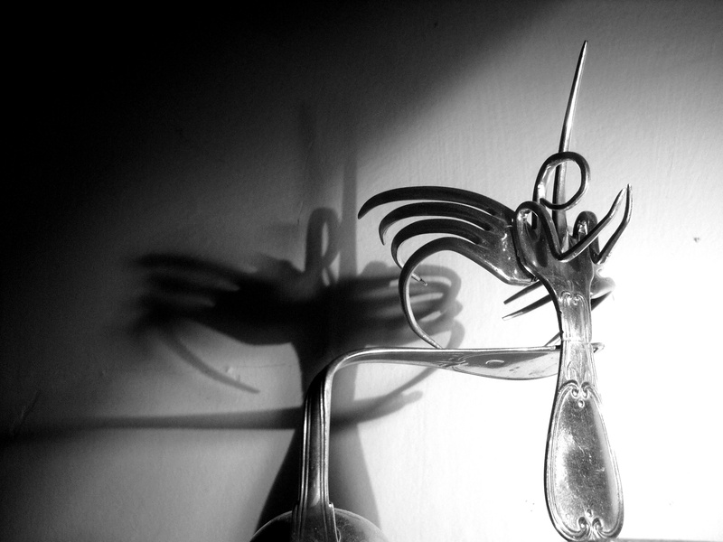 Horia a facut opere din arta din simple tacamuri