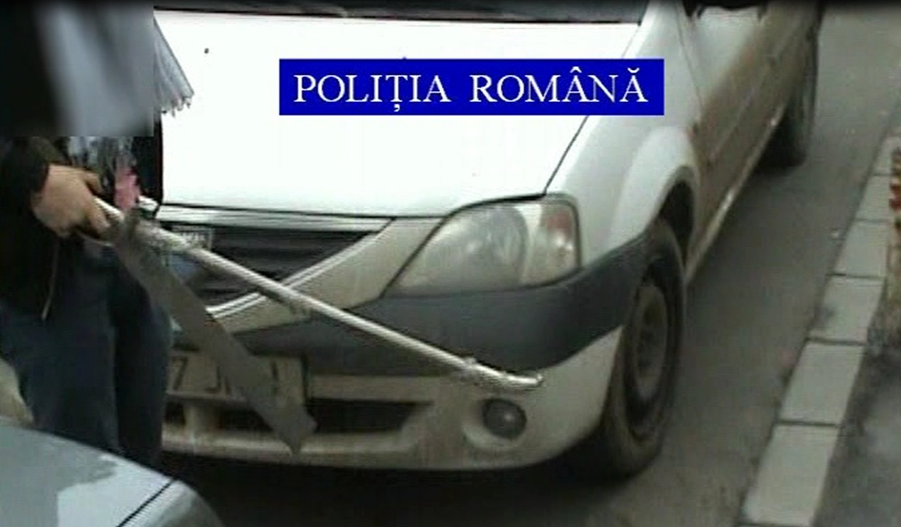 Sabiile gasite la domiciliul proxenetilor