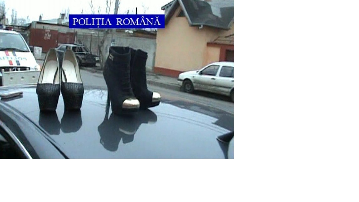 Pantofi de dama in masina proxenetilor