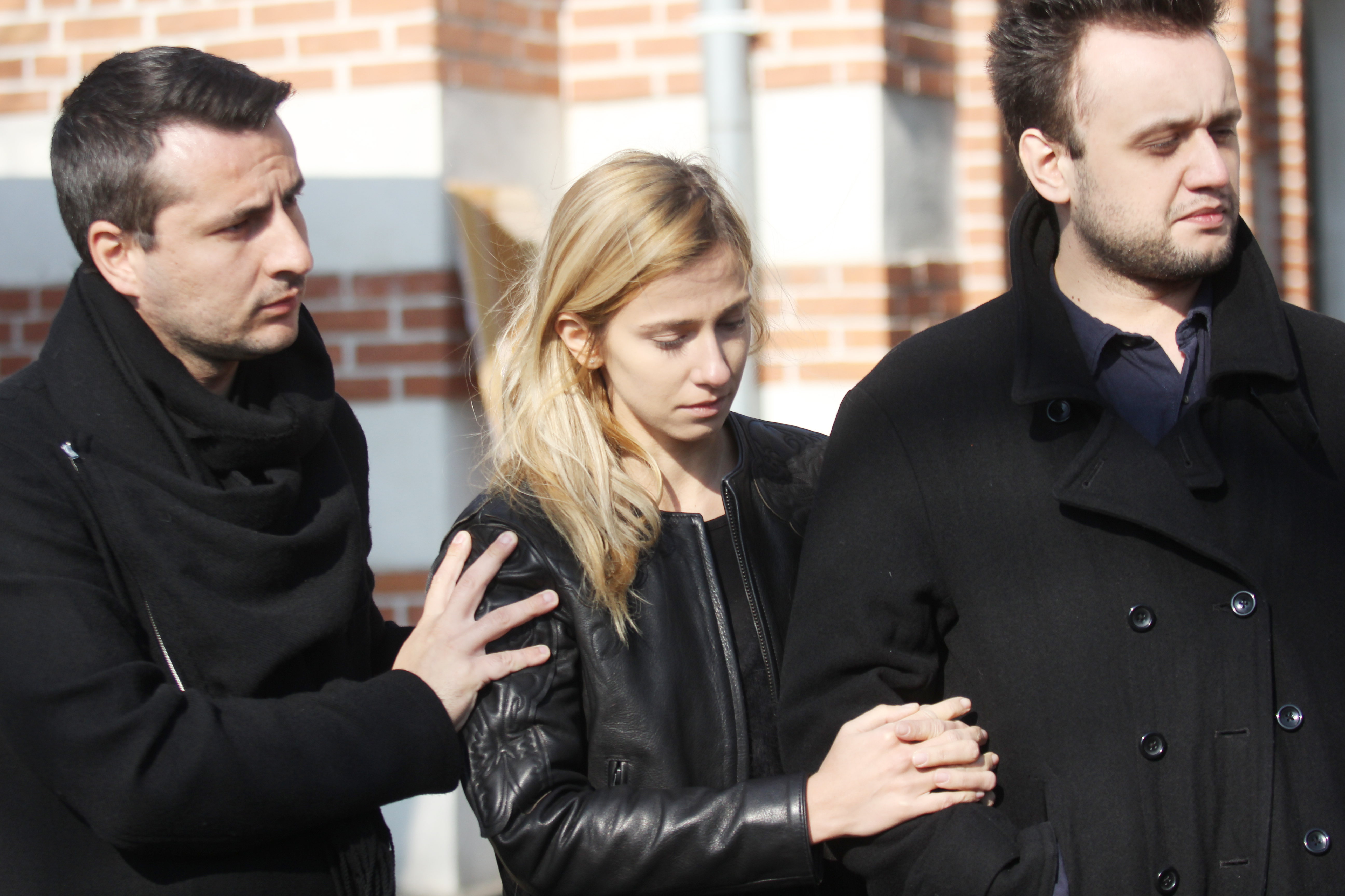 Prietenii Micai si-au luat ramas bun de la artista