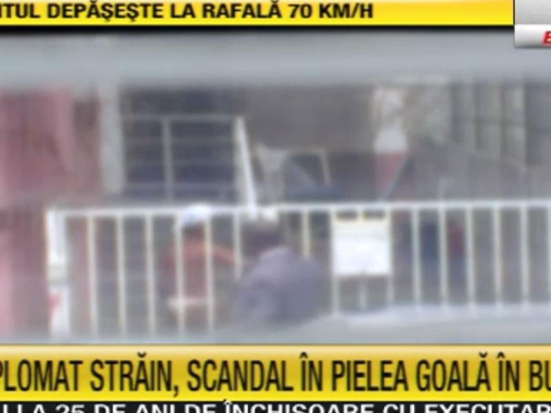 Scandal violent la Ambasada Nigeriei din Capitală! Un femeie angajată acolo s-a dezbrăcat în plină stradă!