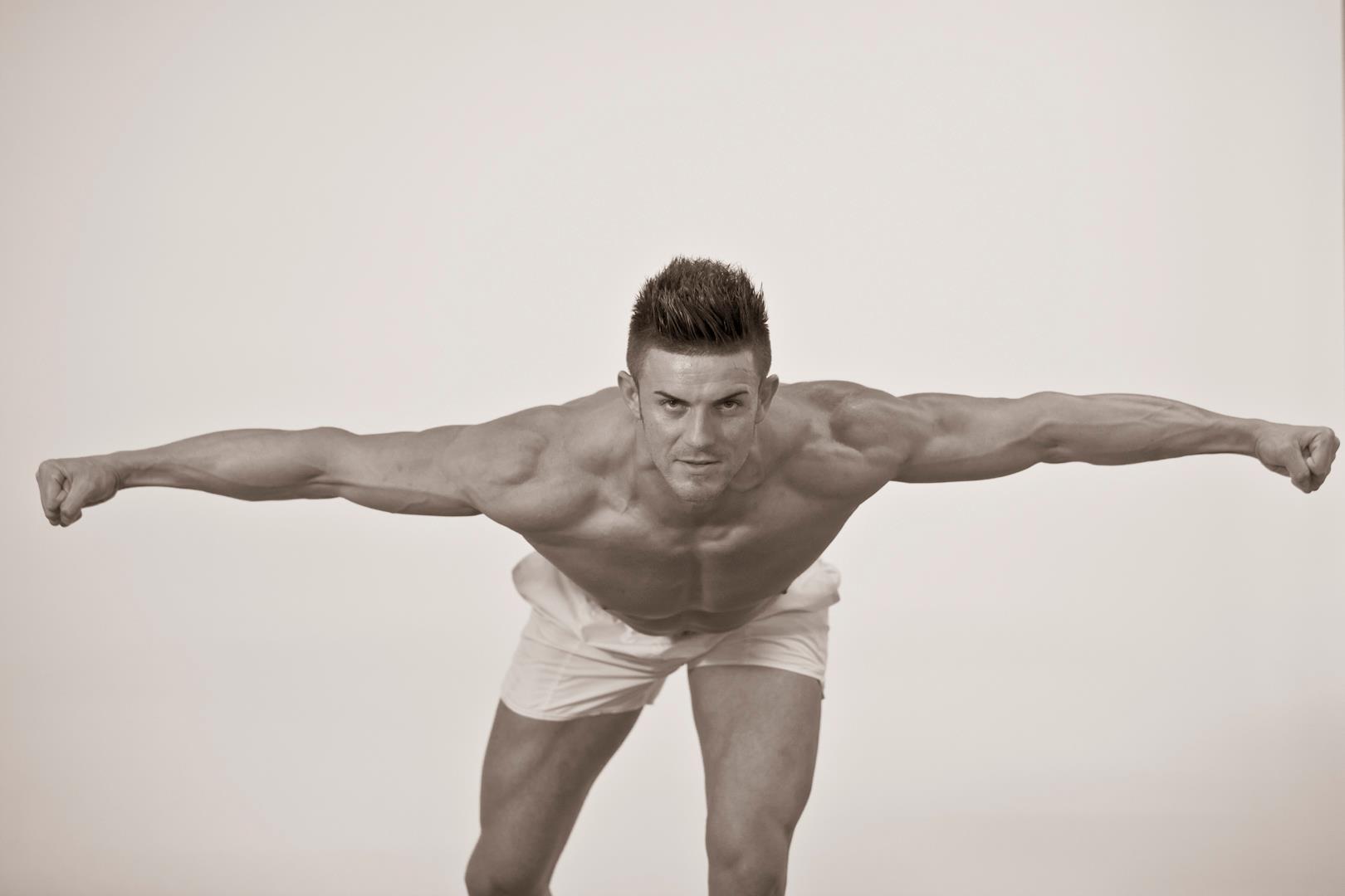 Mihai Florea, unul dintre manechinii preferati de Botezatu in prezentari