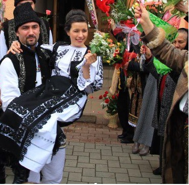 Ioan Maxim si-a facut o nunta originala!