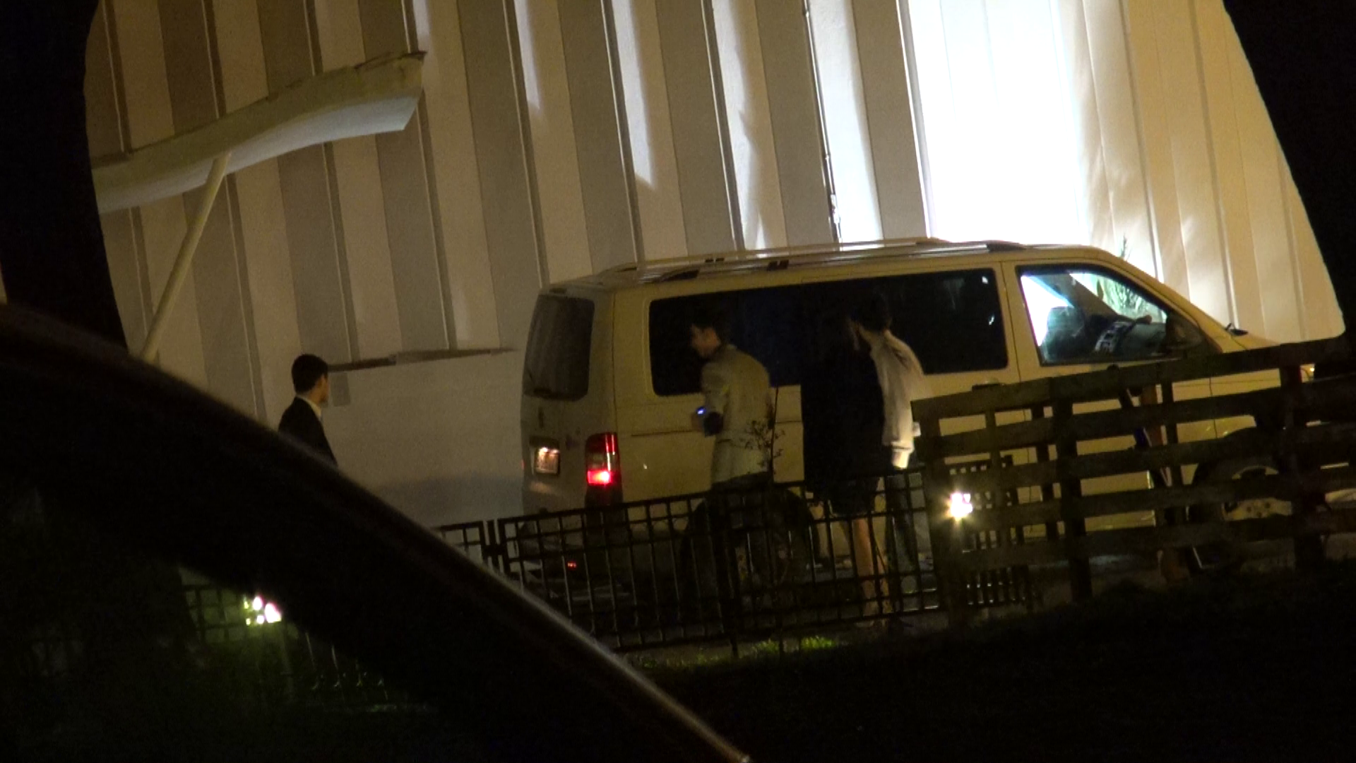 Antonia s-a schimbat in masina inaintea concertului