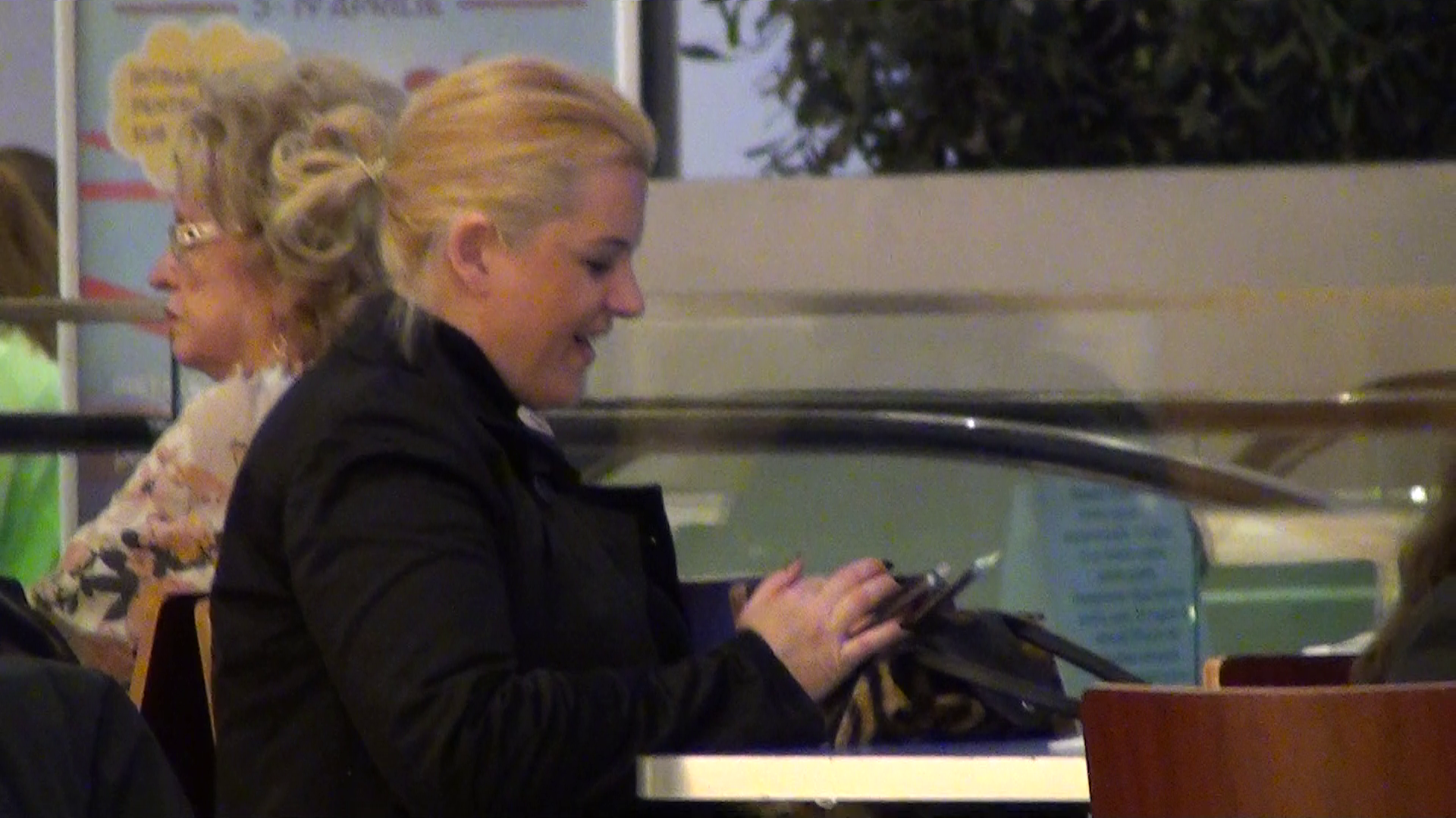 Cristina Uzunov si-a scos fetita la fast food