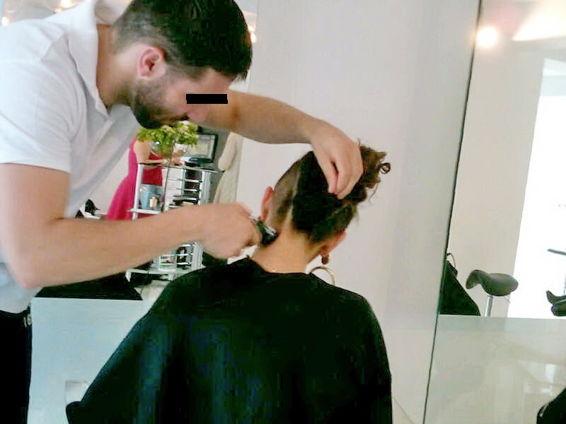 Giulia si-a retusat tunsoarea