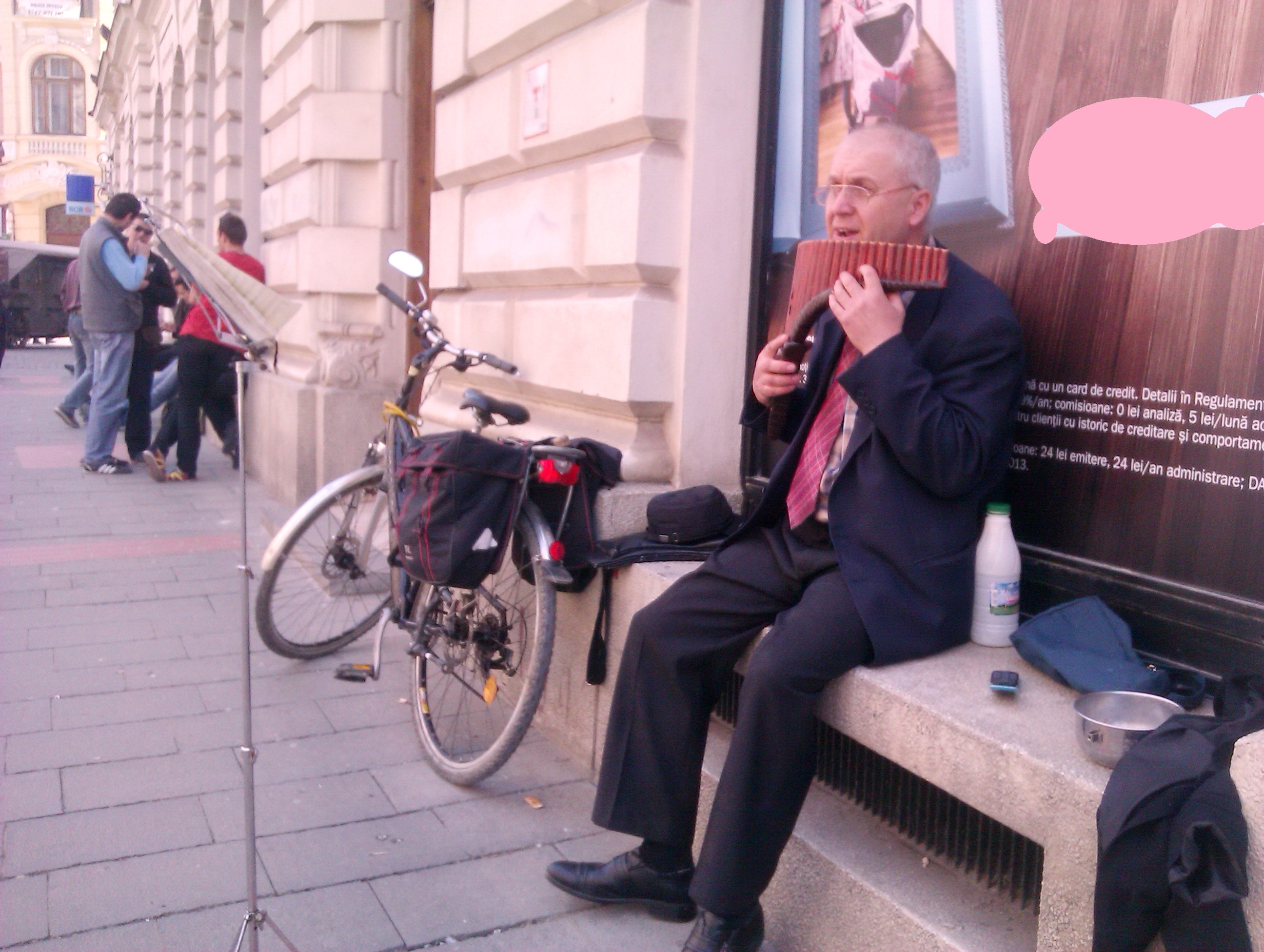 Naistul Dura Constantin a ajuns sa cerseasca in Centru pentru o paine