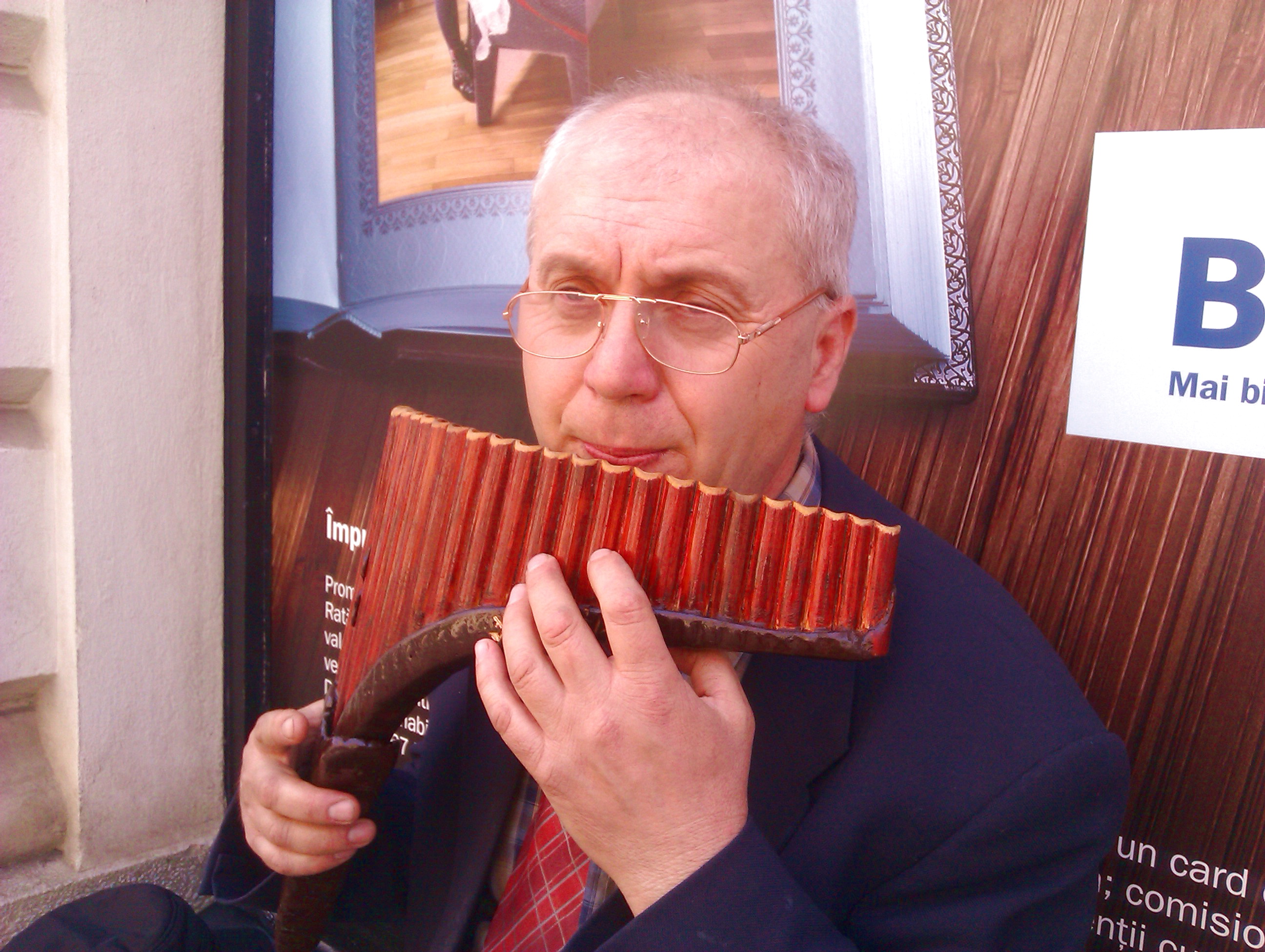 Naistul Dura Constantin a ajuns sa cerseasca in Centru pentru o paine