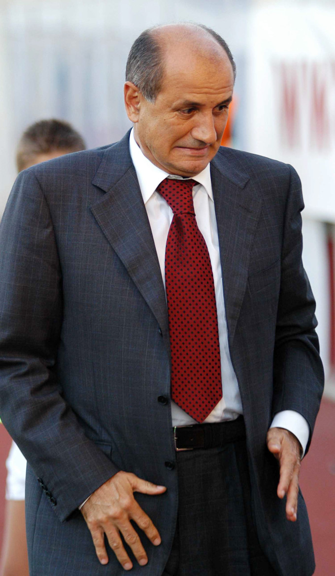 George Copos nu se poate acomoda dupa gratii