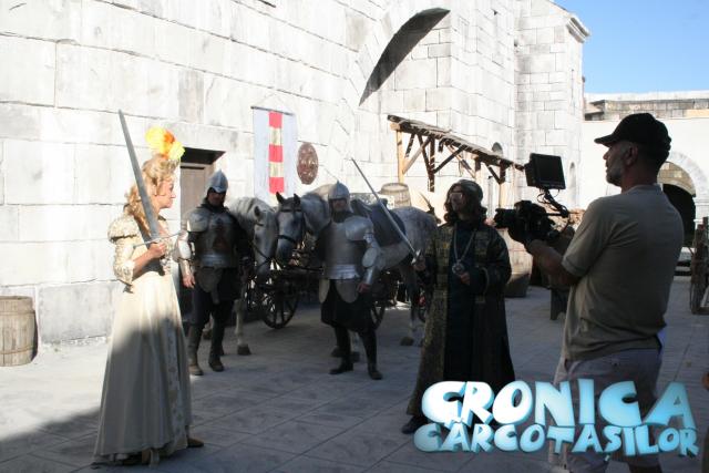 Regizorul a produs mai multe spoturi de promovare pentru carcotasi