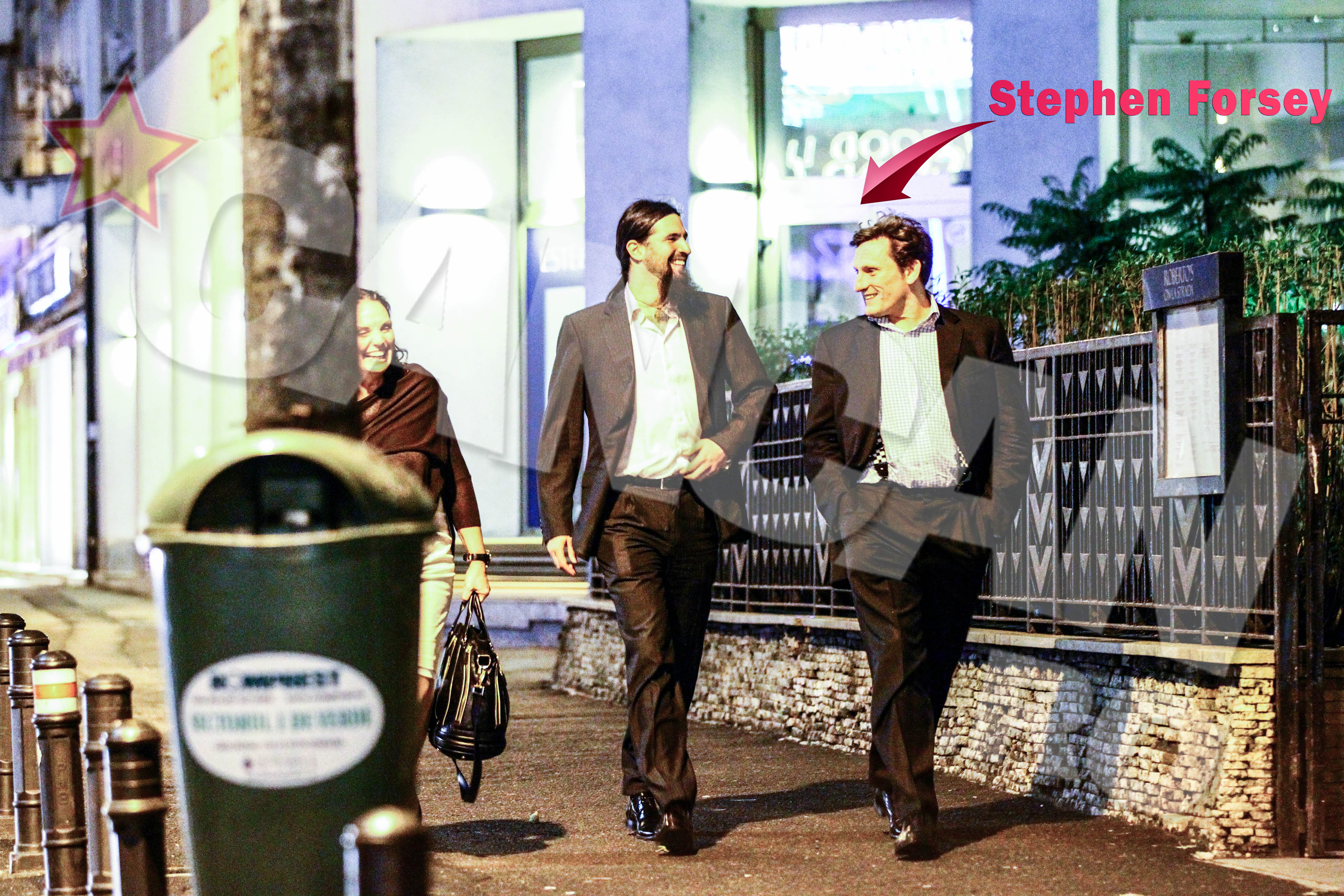 Ora 02.00 Faimosul ceasornicar s-a intors la hotel impreuna cu un cunoscut si cu o femeie de care a fost nedespartit in scurta lui vizita din Romania