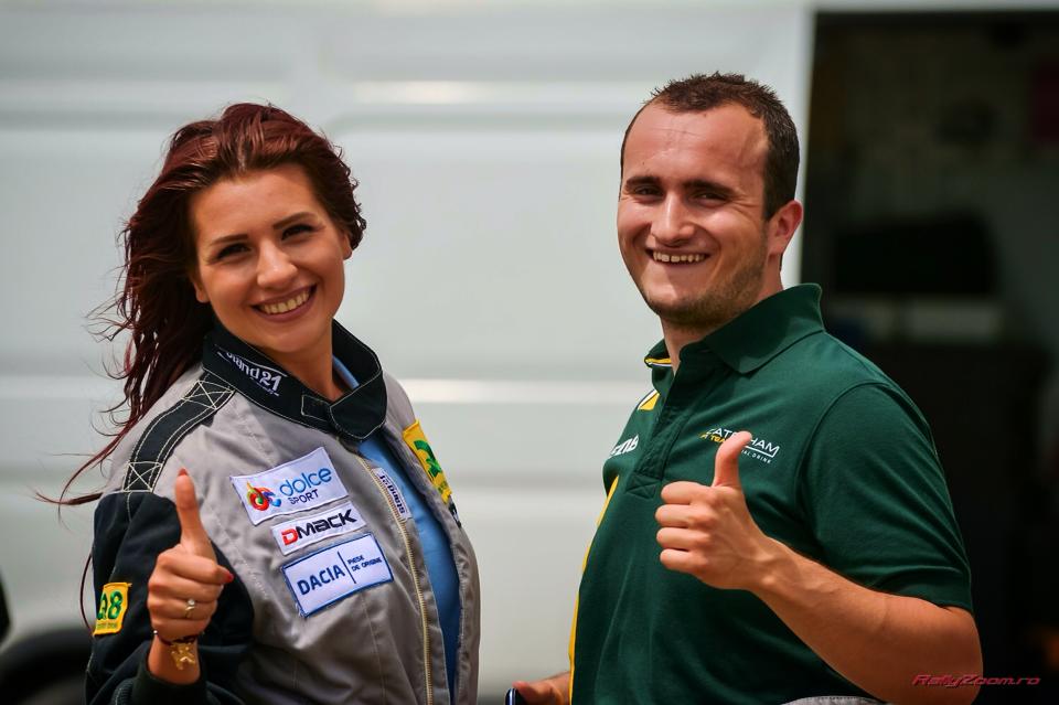 Pilotul si copilotul, Denisa si Raul