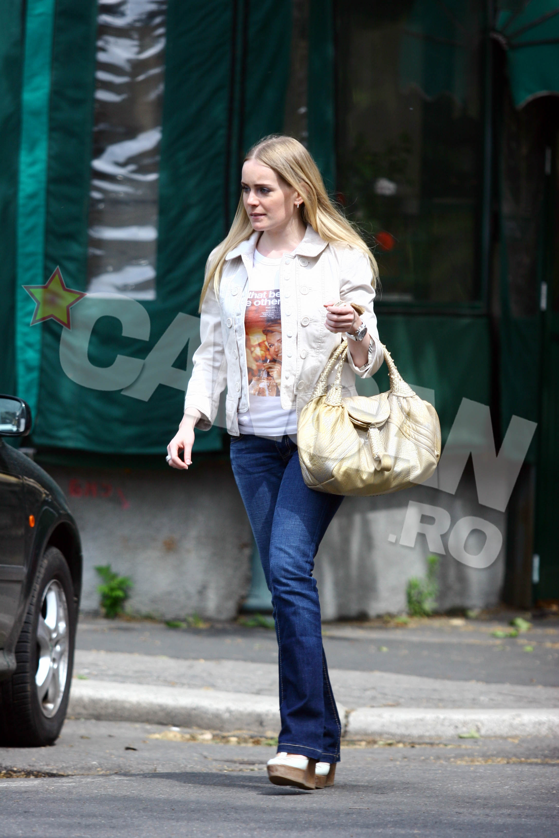 Adnana a fost acuzata in trecut ca ar fi avut o relatie extraconjugala cu Dan Helciug, solistul trupei