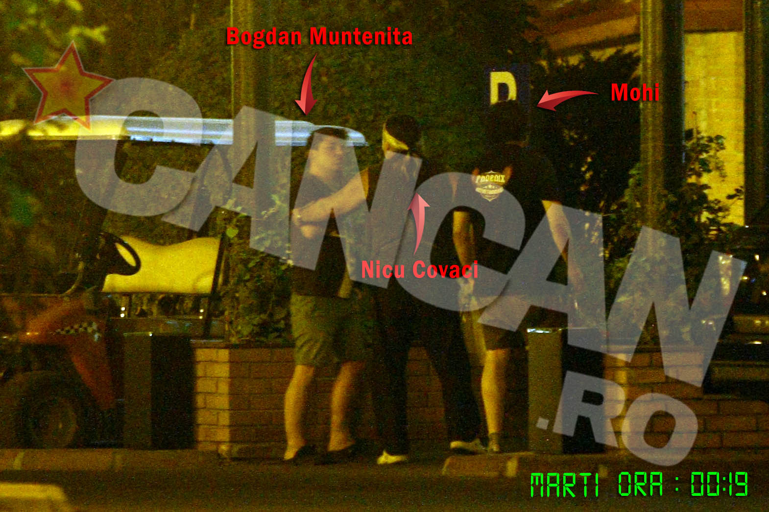 Inainte de a intra in hotel, spiritele se aprind din nou...