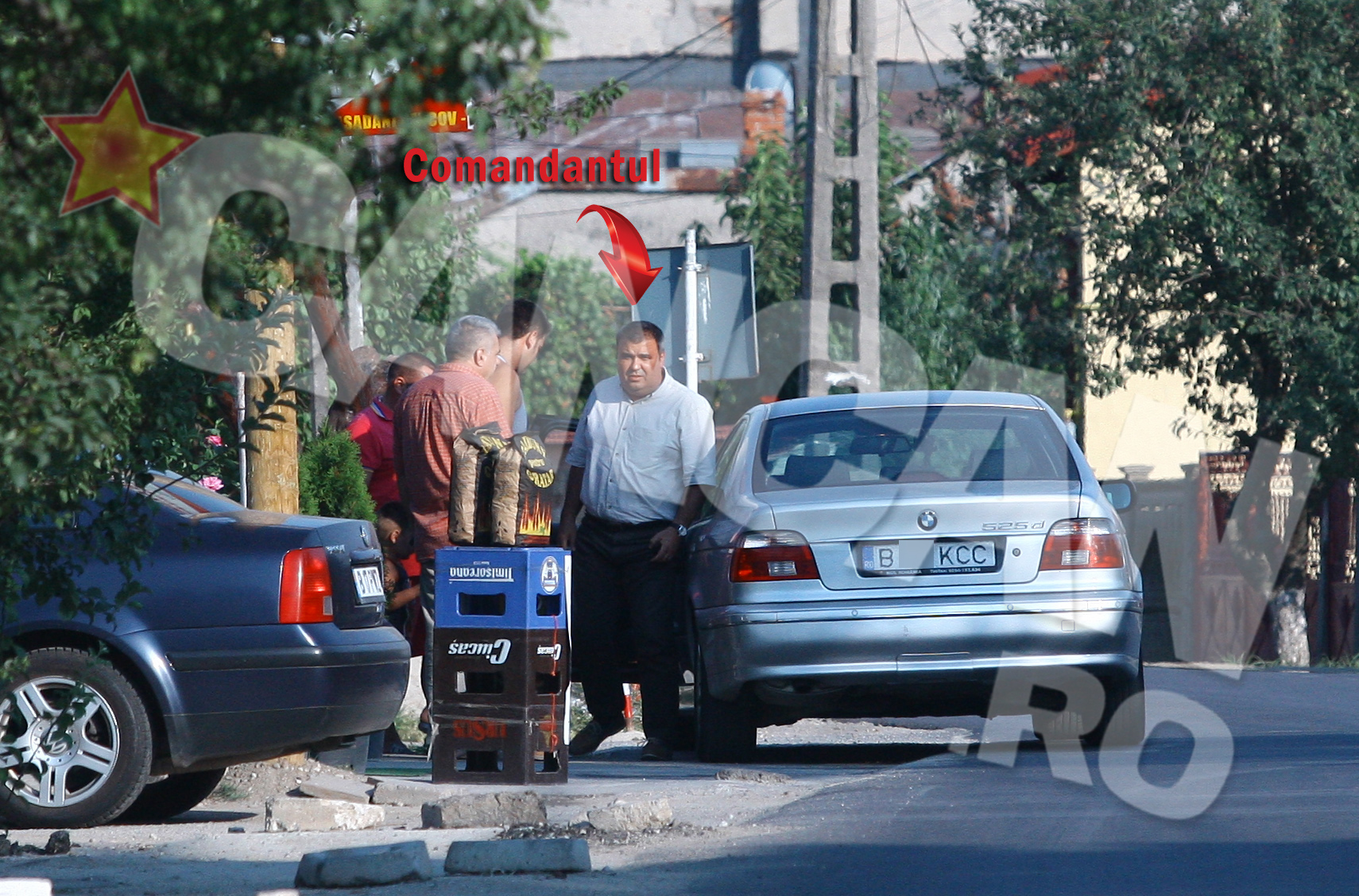 Cand se intoarce la la puscaria Jilava, in drum spre casa, comandantul se opreste sa-si vada amicii care beau la o carciuma, in comuna Magurele