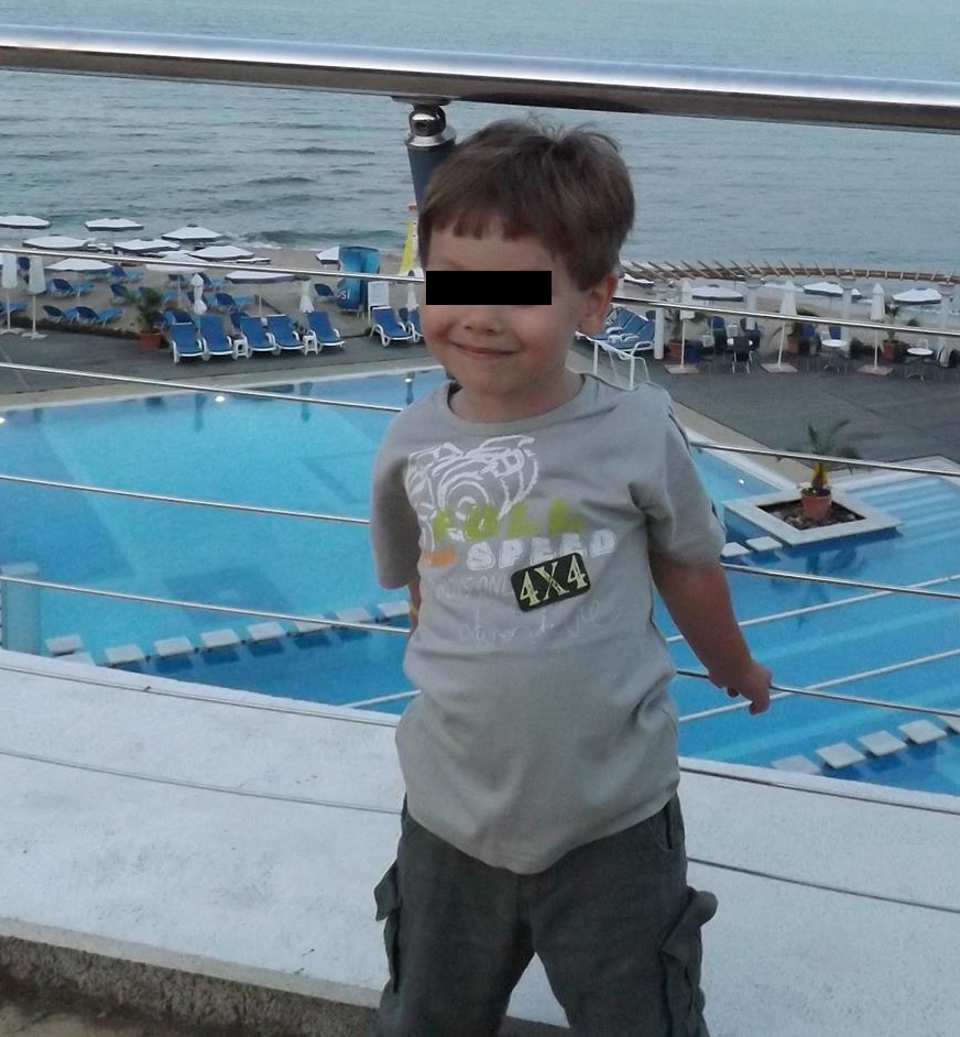 Ionut avea doar patru ani. Pe trupul sau firav au fost gasite mai multe urme de muscaturi