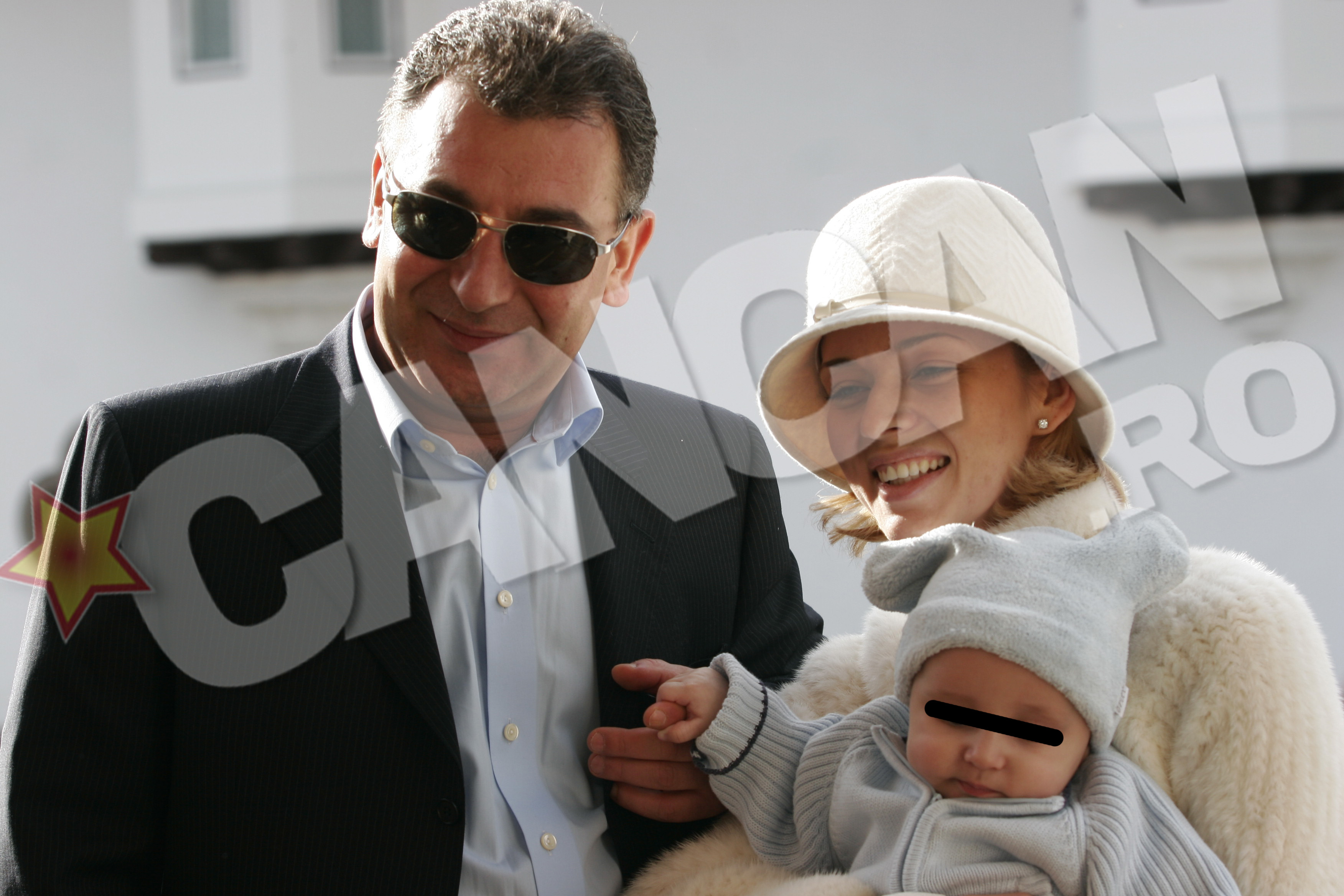 Frank Timis s-a casatorit in 2006 cu fosta prezentatoare TV Carmen Gheorghita