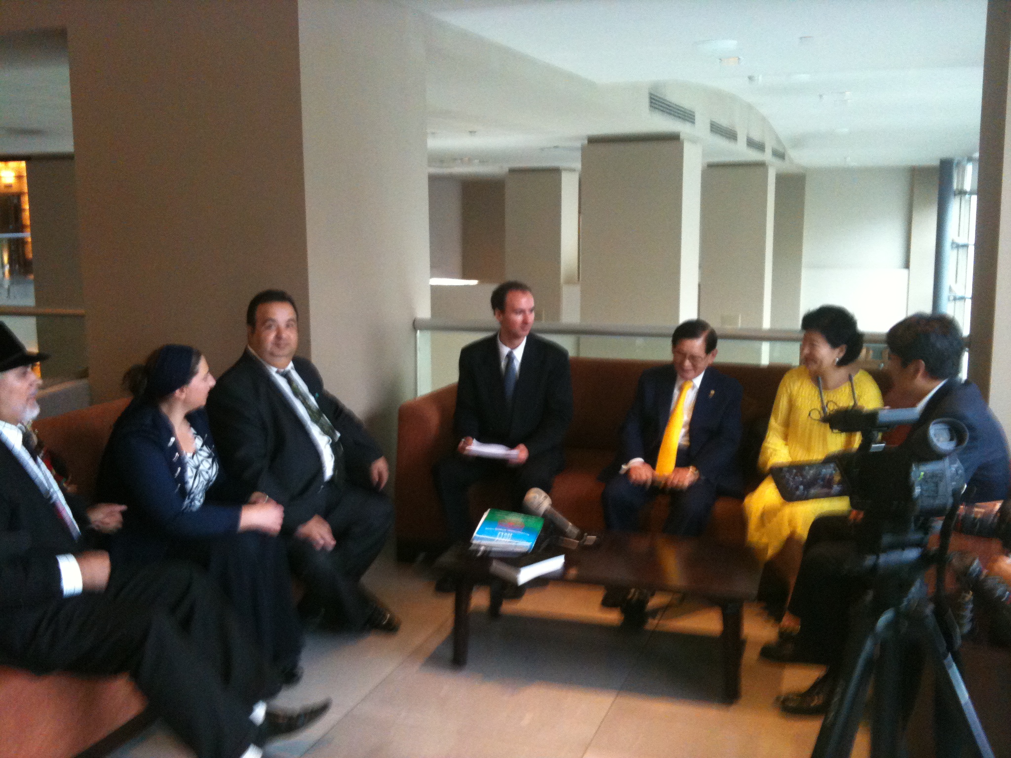 Dorin s-a intalnit luni la Bucuresti cu o delegatie din Coreea de Sud si a discutat despre problemele pe care le au romii