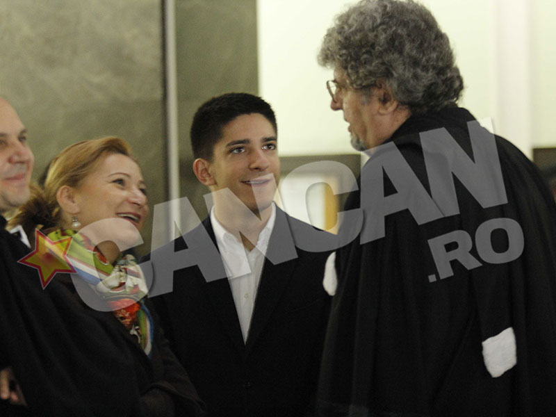 Andrei Plăcintă, alături de mama lui la Înalta Curte de Casaţie şi Justiţie