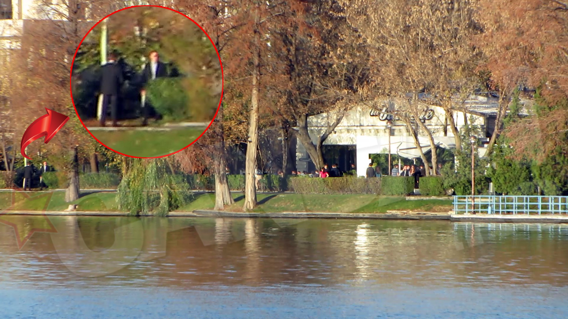 Bodyguarzii au inconjurat restaurantul si au urmarit atent orice miscare