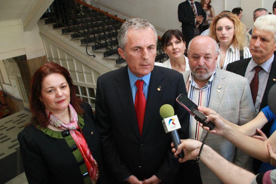 Politicianul are bijuterii si ceasuri estimate la 15.000 de euro