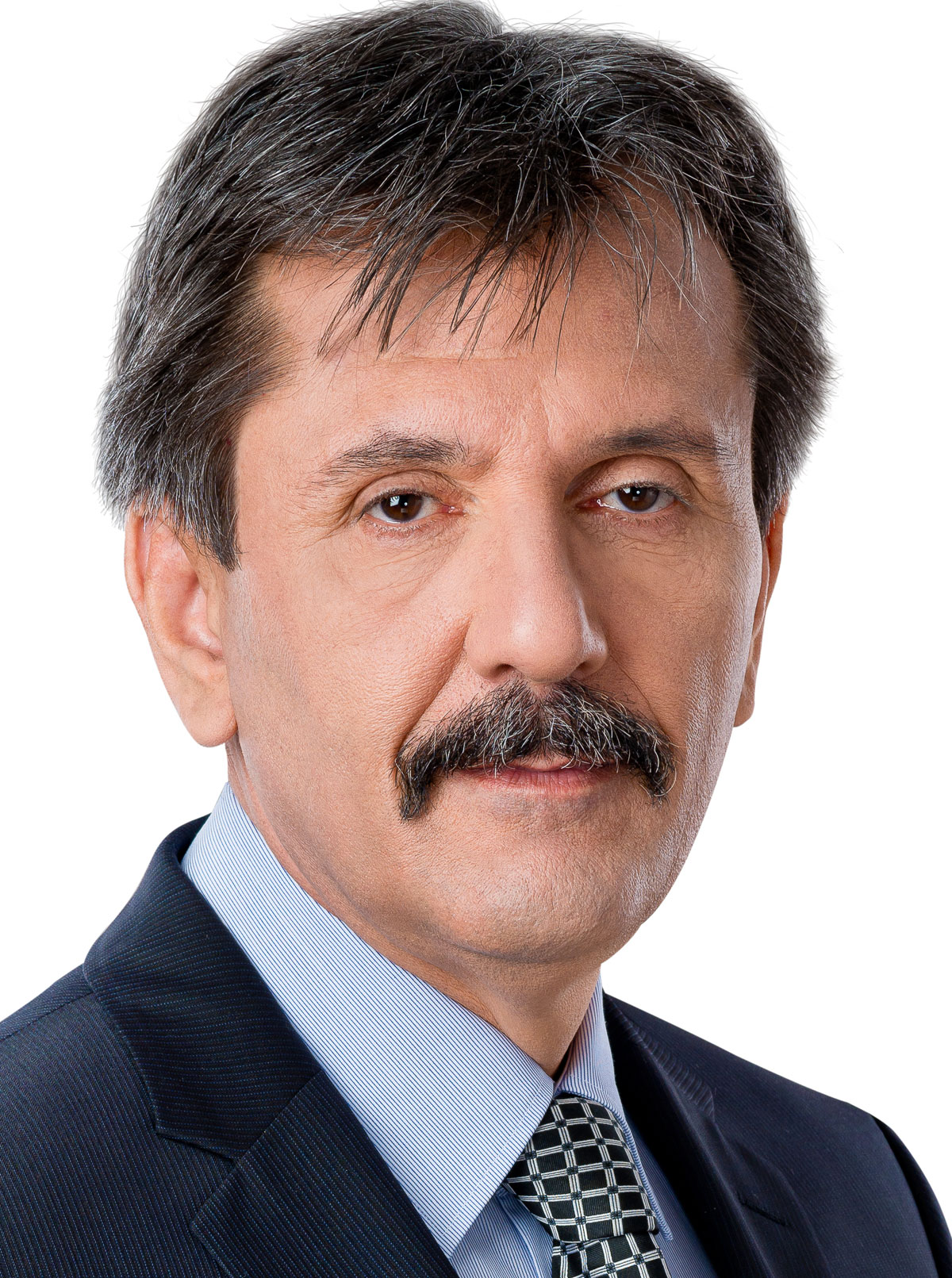 Politicianul are in proprietate impreuna cu Ioana Stanciu 70 de terenuri