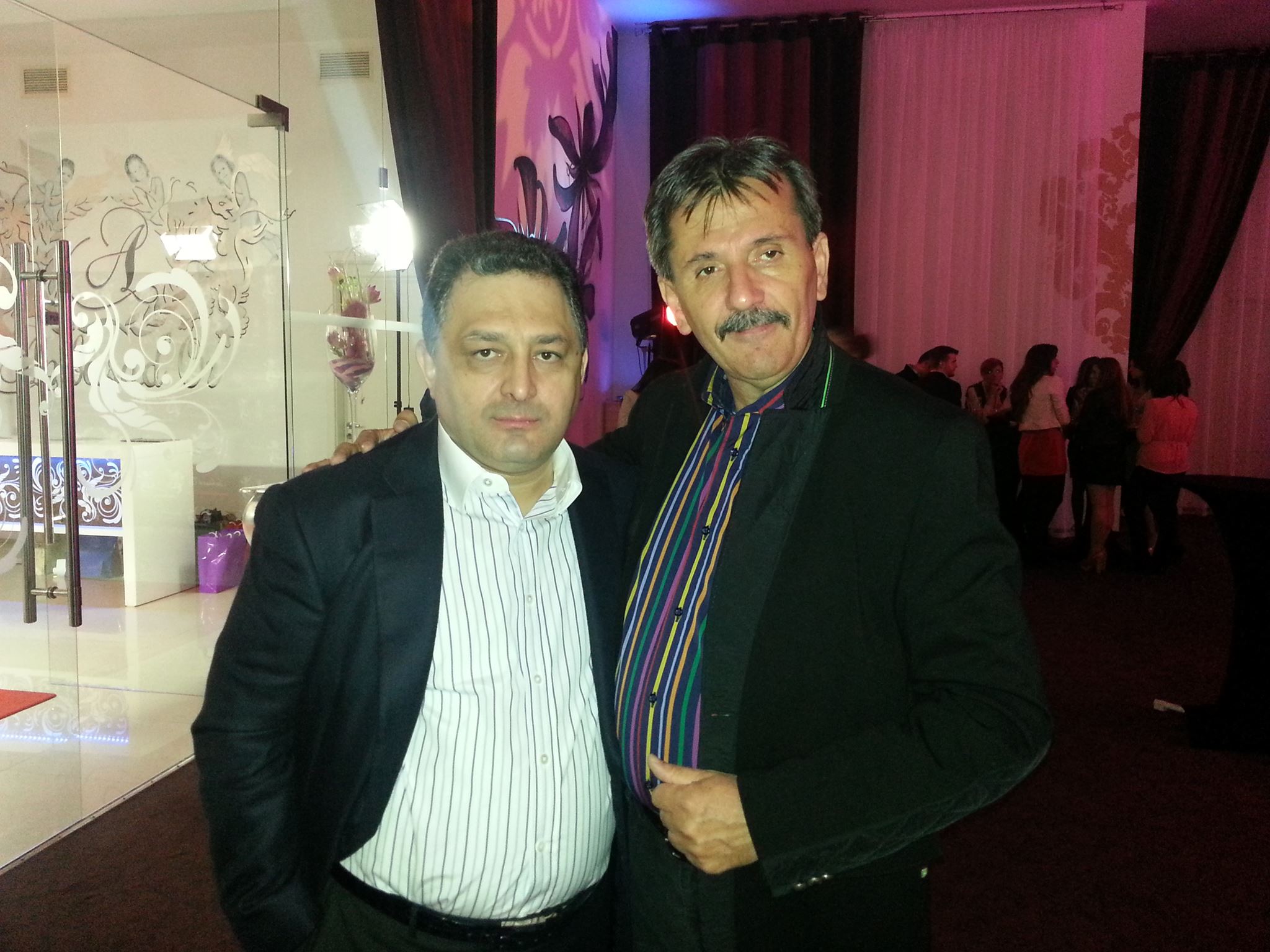 Zisu impreuna cu un coleg de partid, Marian Vanghelie, primarul sectorului 5