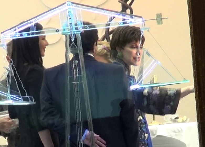 O bijuterie scumpa i-a atras atentia printesei Lia.