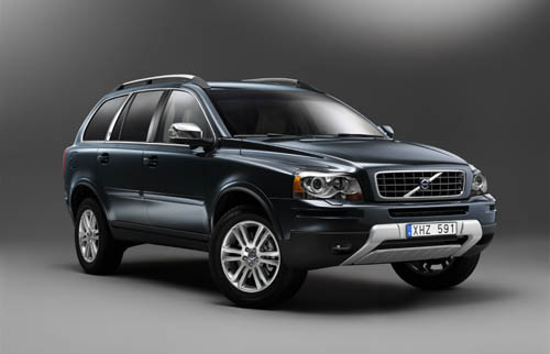 Un Volvo XC 90 este vandut pe targ de profil costa intre 12.500 si 20.900 de euro, Directia Generala Regionala a Finantelor Publice Bucuresti l-a vandut cu aproape 4.500 de euro