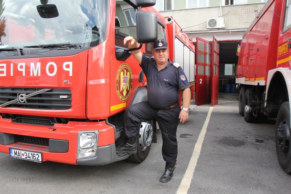 Pompierul a fost bagat 85 la suta in ghips