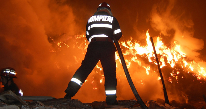 Pompierii de la ISU sunt ptimii care intervin in caz de incendii, accidente sau alte tragedii