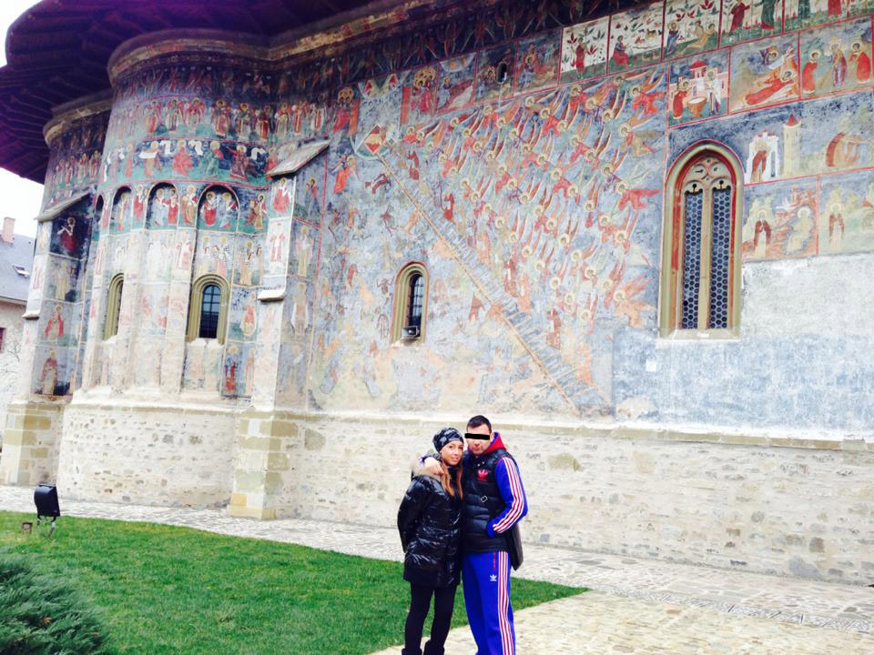 Tanara a mers impreuna cu sotul ei la manastirile din Nordul Moldovei (foto:facebook)