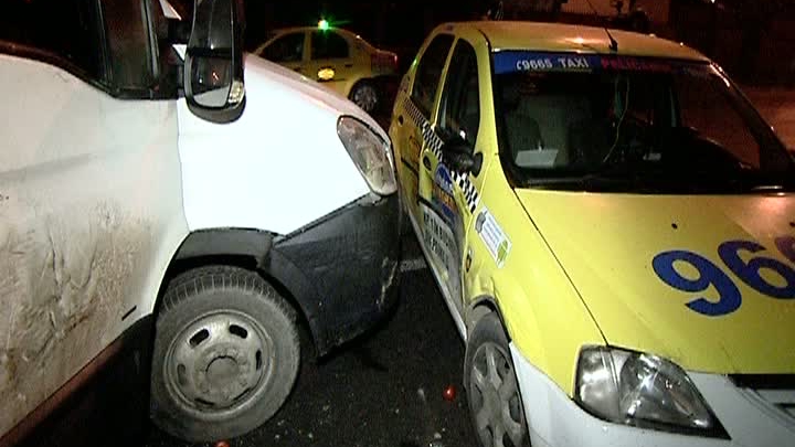 Fiul vitreg al lui Gheorghe, a incercat sa-si opreasca tatal cu taxiul, dar din nefiricire acestia s-au tamponat