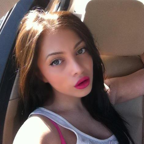 Tanara spune ca are dureri mari