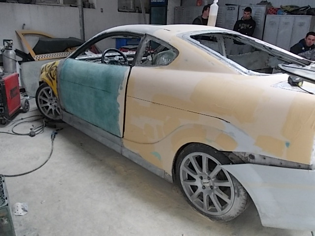 In a patra faza a proiectului, au fost facute finisajele si elementele de design ale masinii