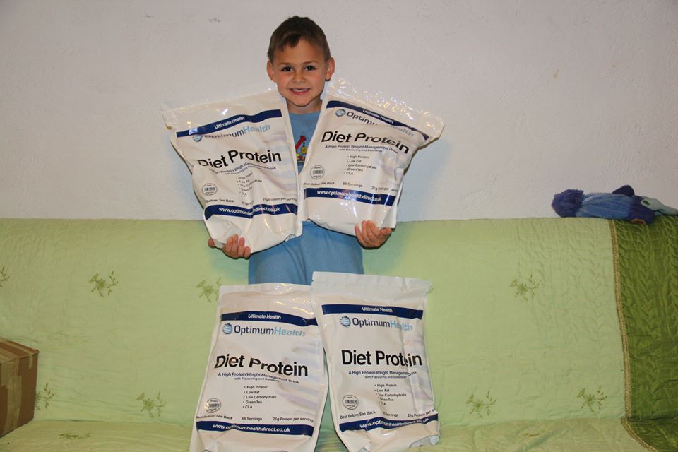 Fratii Stroe au primit saci de proteine