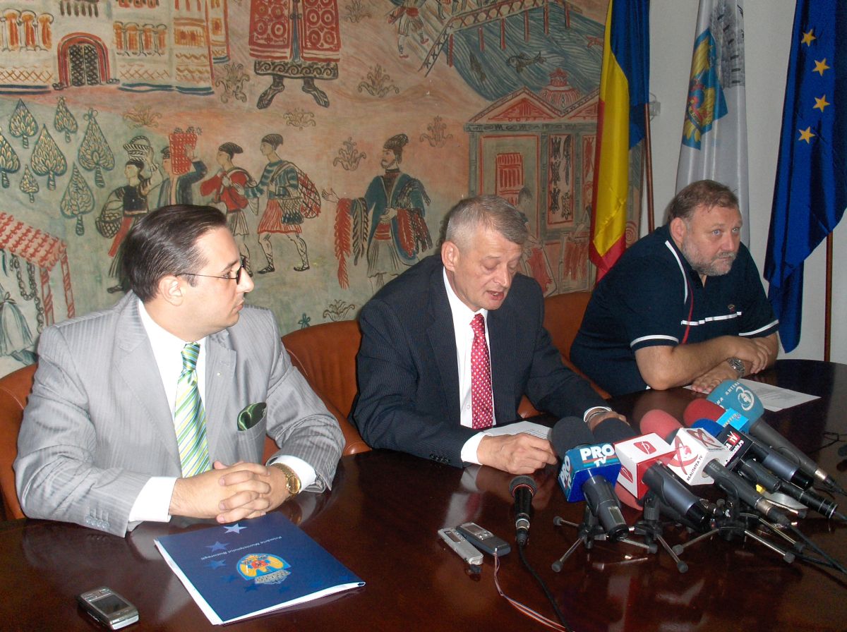 Viceprimarul alaturi de primarul general Sorin Oprescu