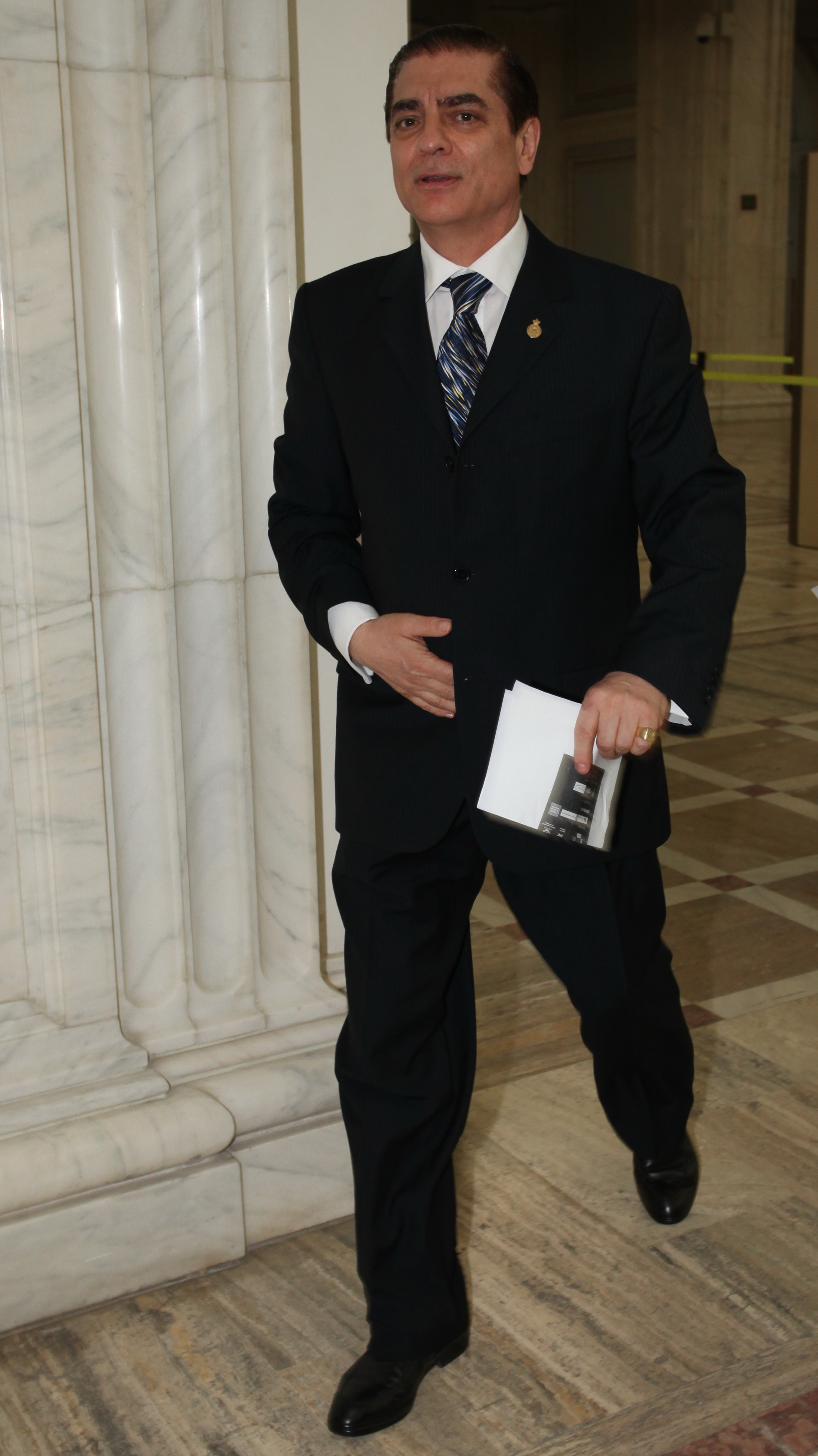 Nepotul lui Carol al II-lea are sanse mari sa ajunga cel mai bogat roman