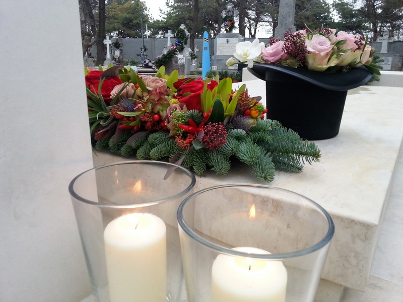 Potrivit unor surse un astfel de mormant ar costa circa 10.000 de euro