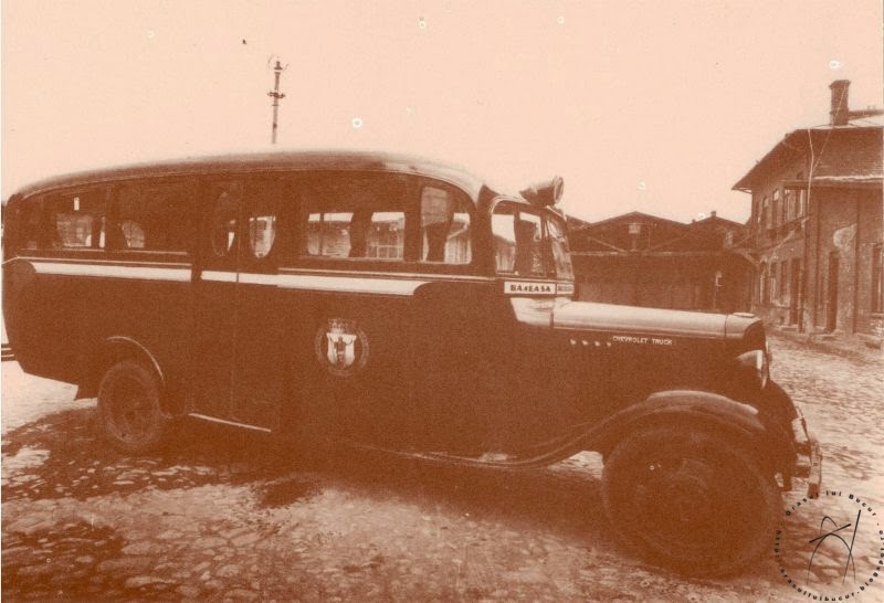 Un mijloc de transport in comun marca Chevrolet, dotat cu emblema STB din 1929
