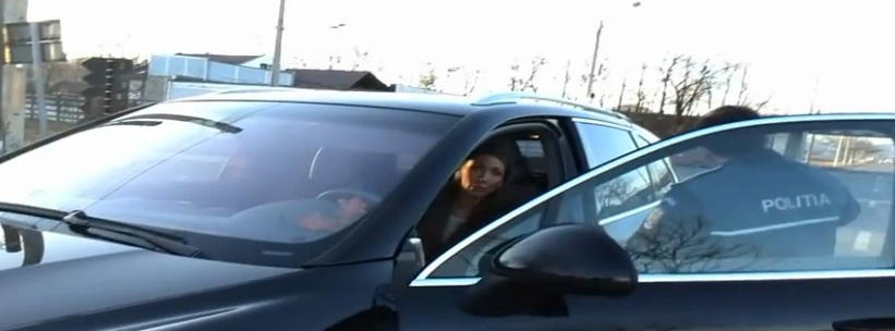 Nadina Simion s-a certat cu agentii, dupa ce a fost oprita in trafic