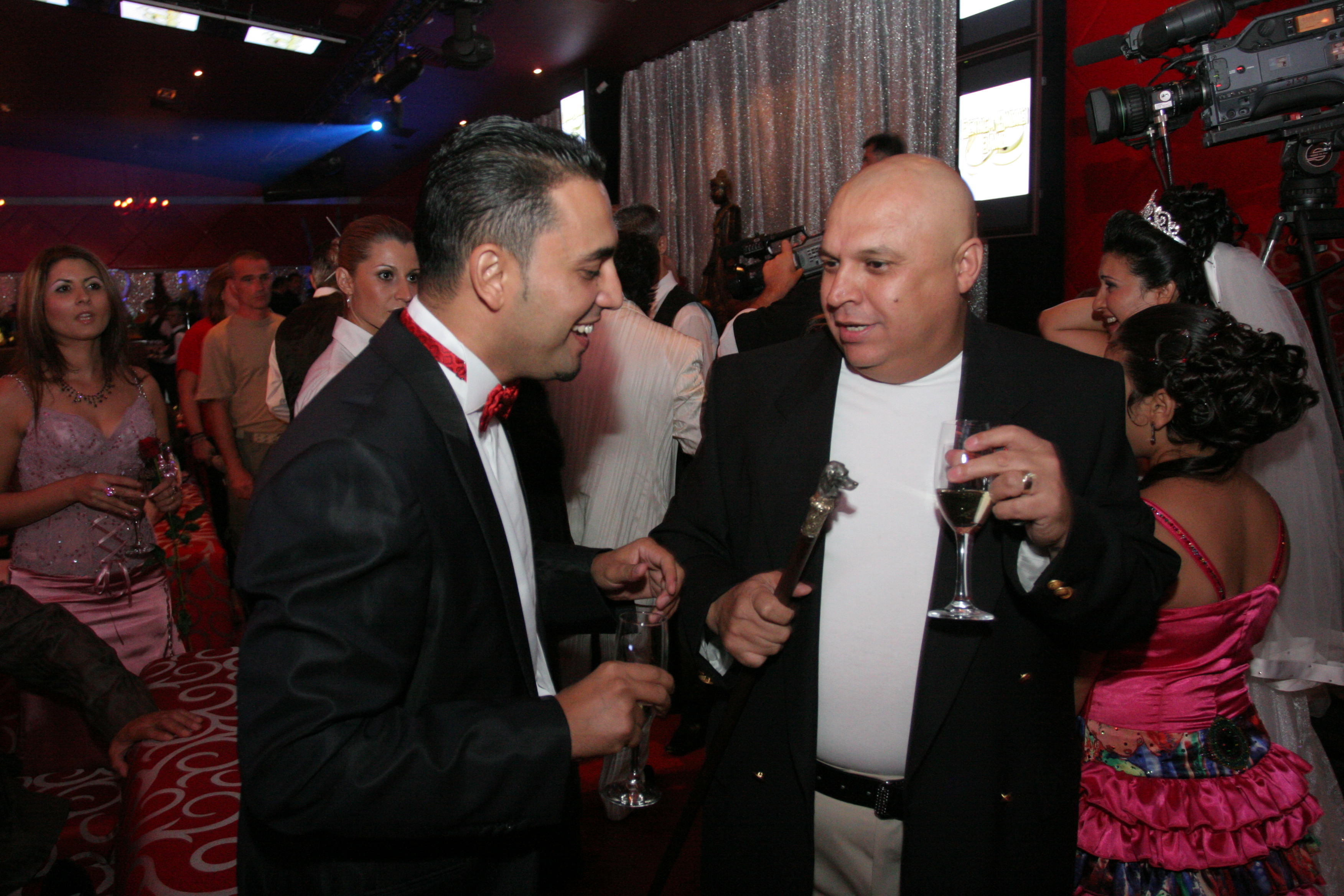 Nasul lui Jean de la Craiova e prieten la catarama cu cei mai cunoscuti manelisti